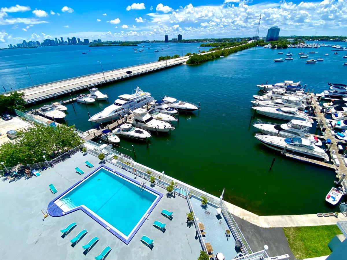 Premium Modern Waterfront Apartment With Miami Skyline View On The Bay 5 Mins Drive To Miami Beach With Free Parking المظهر الخارجي الصورة