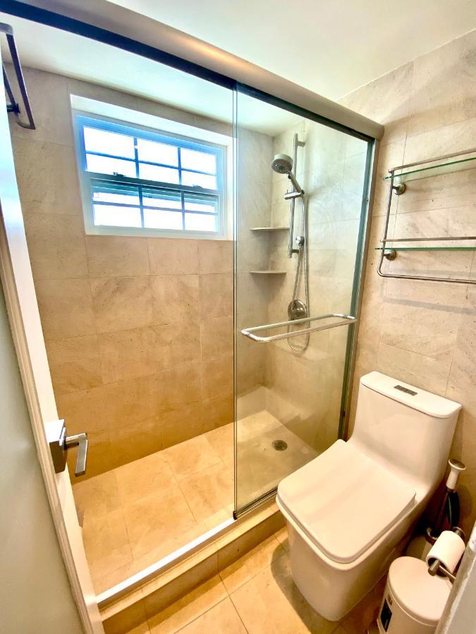 Premium Modern Waterfront Apartment With Miami Skyline View On The Bay 5 Mins Drive To Miami Beach With Free Parking المظهر الخارجي الصورة